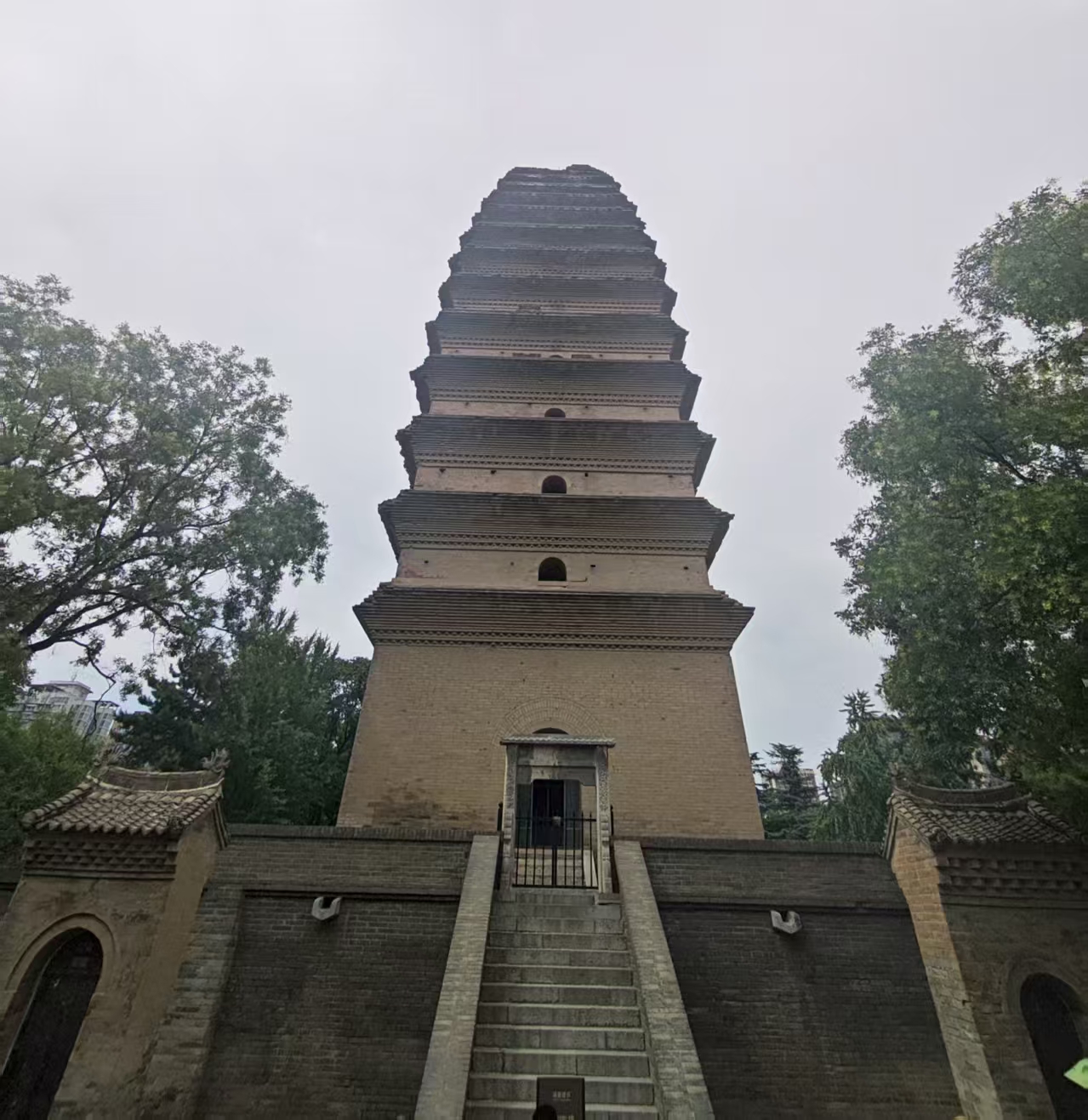 西安博物院外小雁塔.jpg