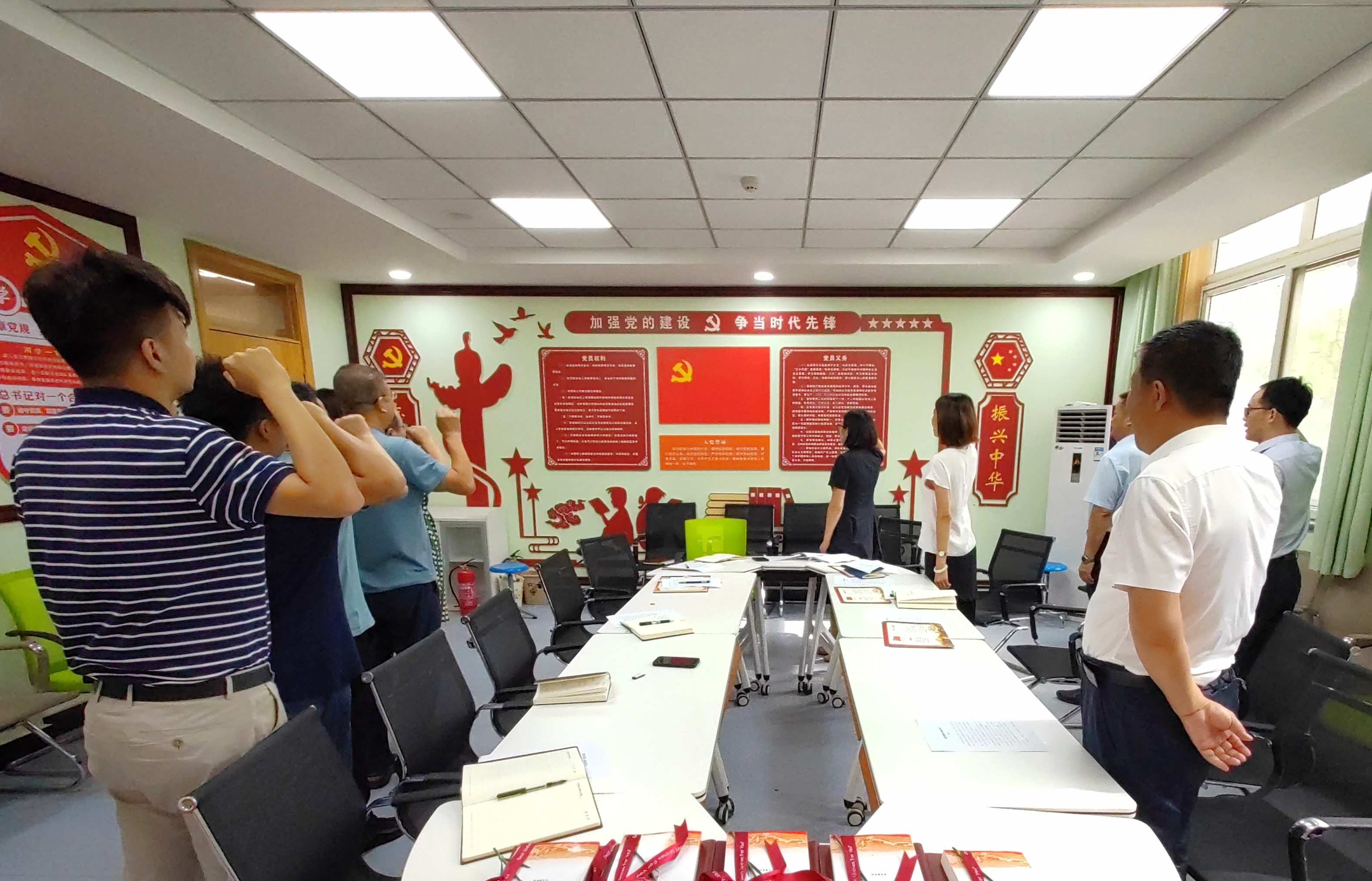 53d596396fe94244bfc714ffa843a193.jpg 53d596396fe94244bfc714ffa843a193.jpg