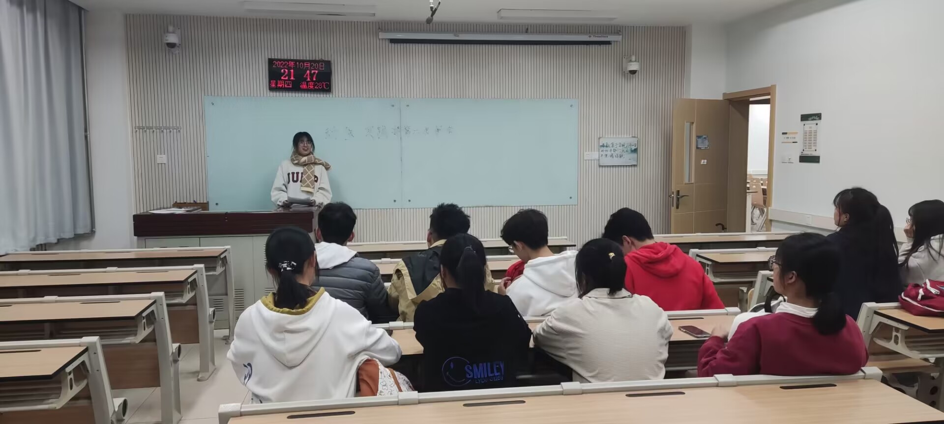 0813990fcc4d42db80a15dd5e088293e.jpg 0813990fcc4d42db80a15dd5e088293e.jpg